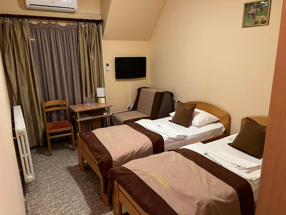 Hotel Dva Goluba Pale Buitenkant foto