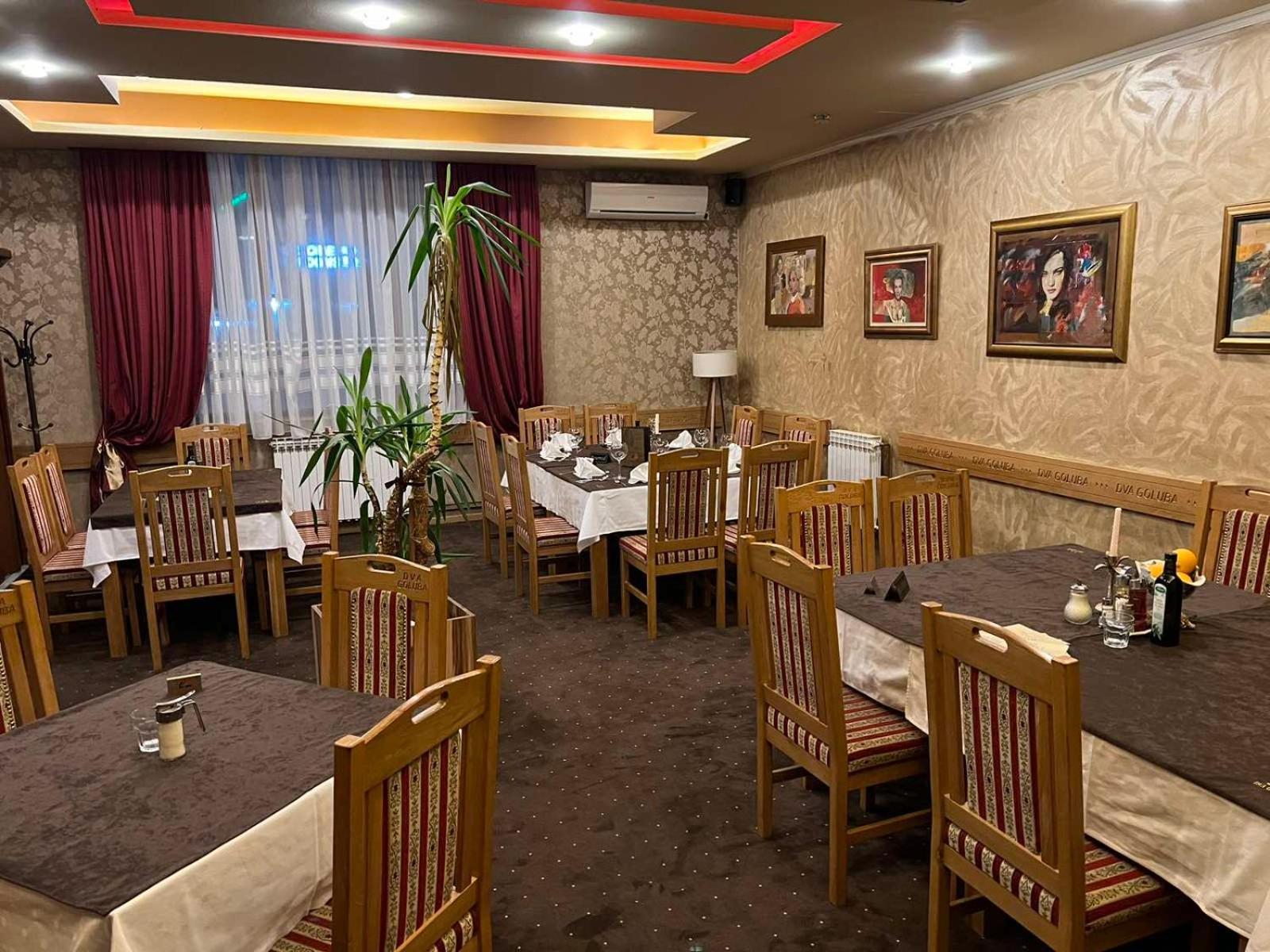 Hotel Dva Goluba Pale Buitenkant foto