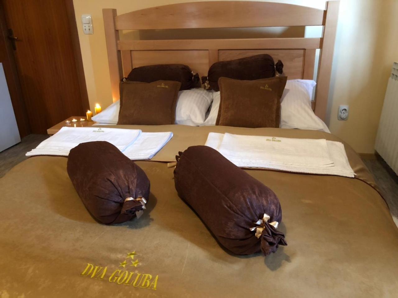 Hotel Dva Goluba Pale Buitenkant foto