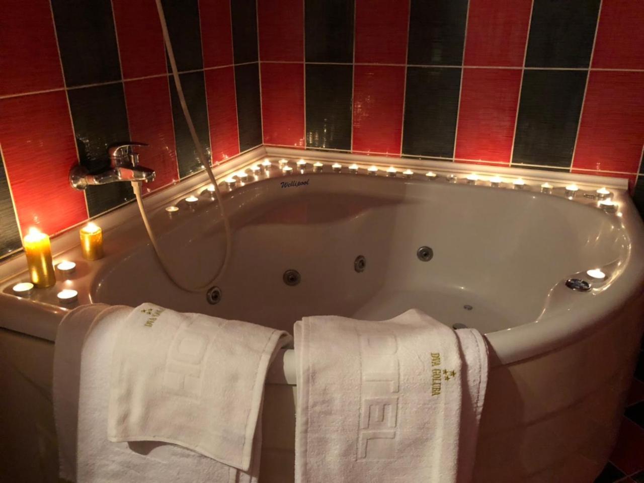 Hotel Dva Goluba Pale Buitenkant foto
