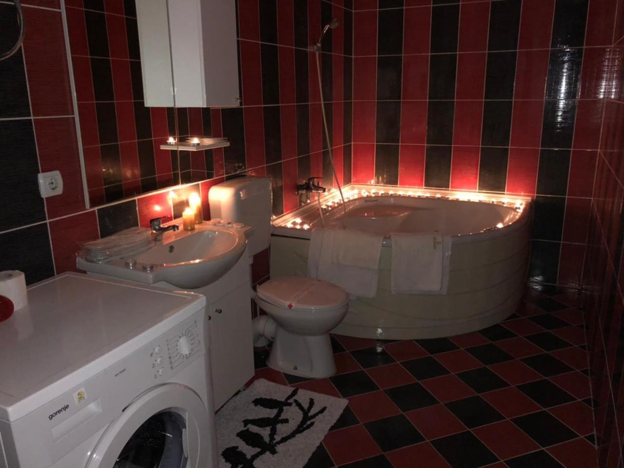 Hotel Dva Goluba Pale Buitenkant foto