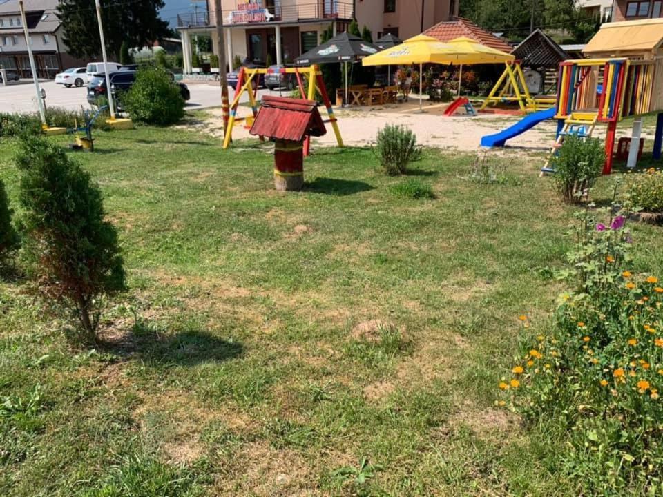 Hotel Dva Goluba Pale Buitenkant foto