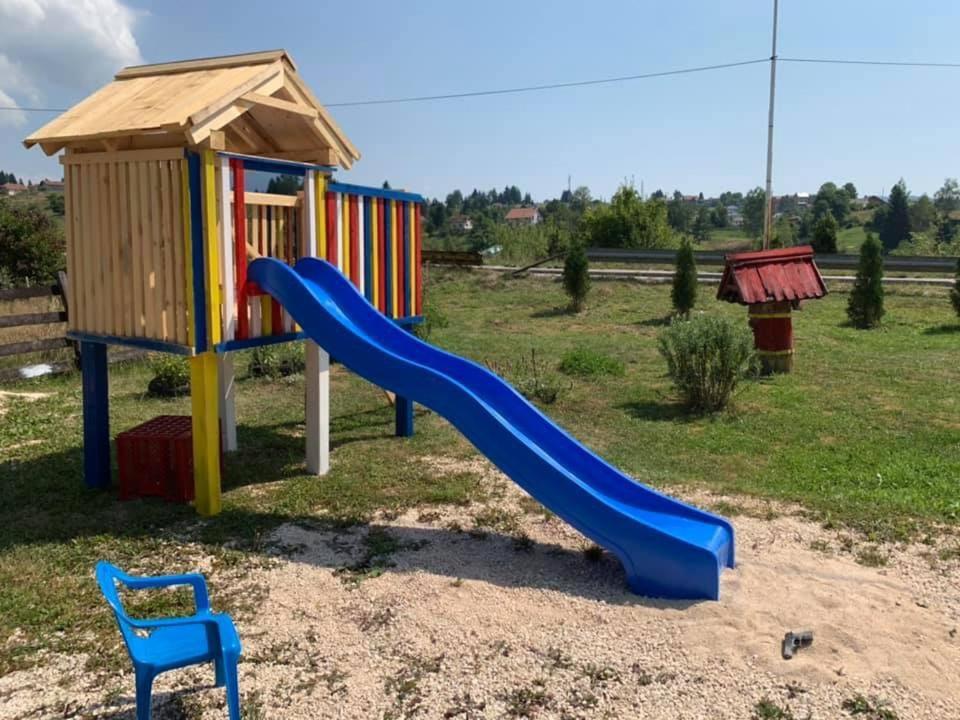 Hotel Dva Goluba Pale Buitenkant foto